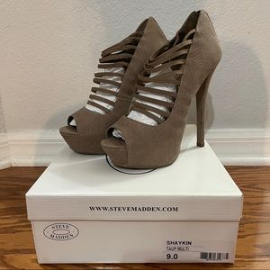 Steve Madden Gray Heels